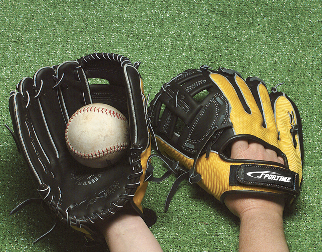 Youth Sportime Yeller Right-Handed Thrower Baseball Glove Ages 7 to 10 